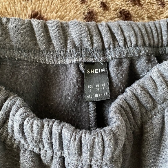 Shein sweatpants - Picture 2 of 5